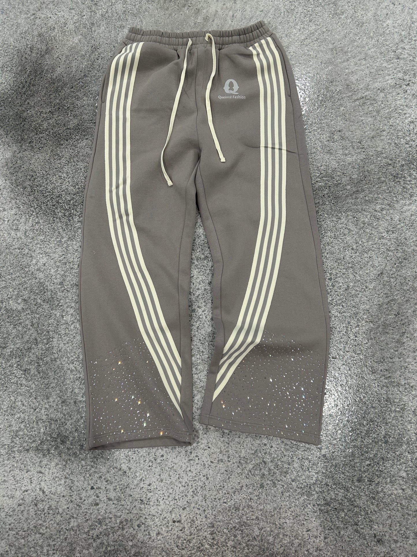 Queinté Sweats